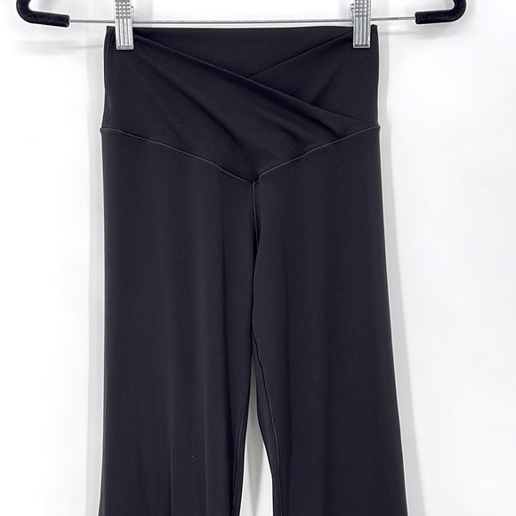 OFFLINE Real Me Flare High Rise Leggings Black Size Medium - Picture 4 of 9